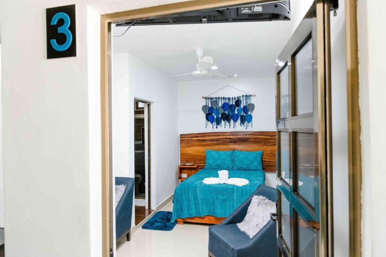 בקאלאר Hotel Naomi City Center מראה חיצוני תמונה