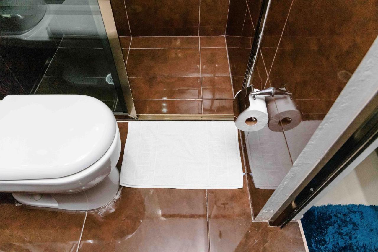 בקאלאר Hotel Naomi City Center מראה חיצוני תמונה