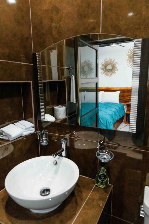 בקאלאר Hotel Naomi City Center מראה חיצוני תמונה