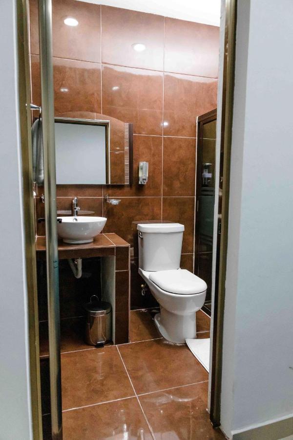 בקאלאר Hotel Naomi City Center מראה חיצוני תמונה